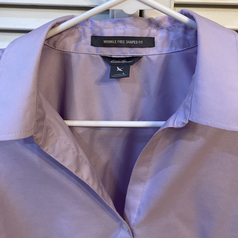 Eddie Bauer Wrinkle Free Shaped Fit Blouse Button